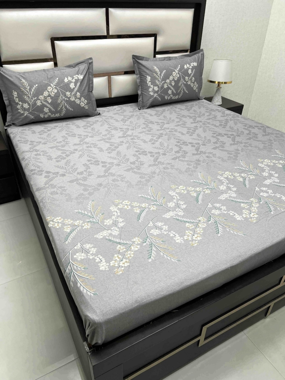 

Pure Decor Grey & White Floral King Bedsheet with 2 Pillow Covers