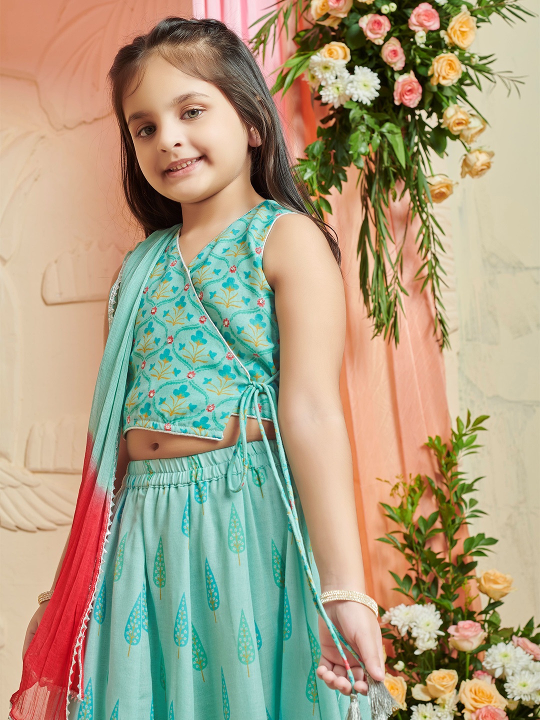 

MASTARANG Girls Floral Printed Lehenga Choli With Shaded Duppata, Sea green