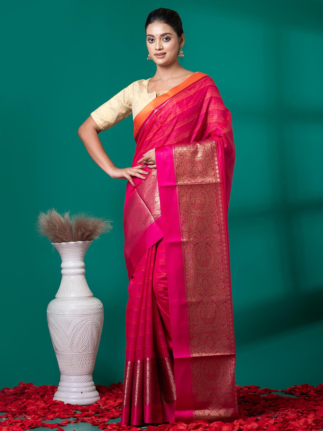 

VIBHAVARI Woven Design Zari Saree, Pink