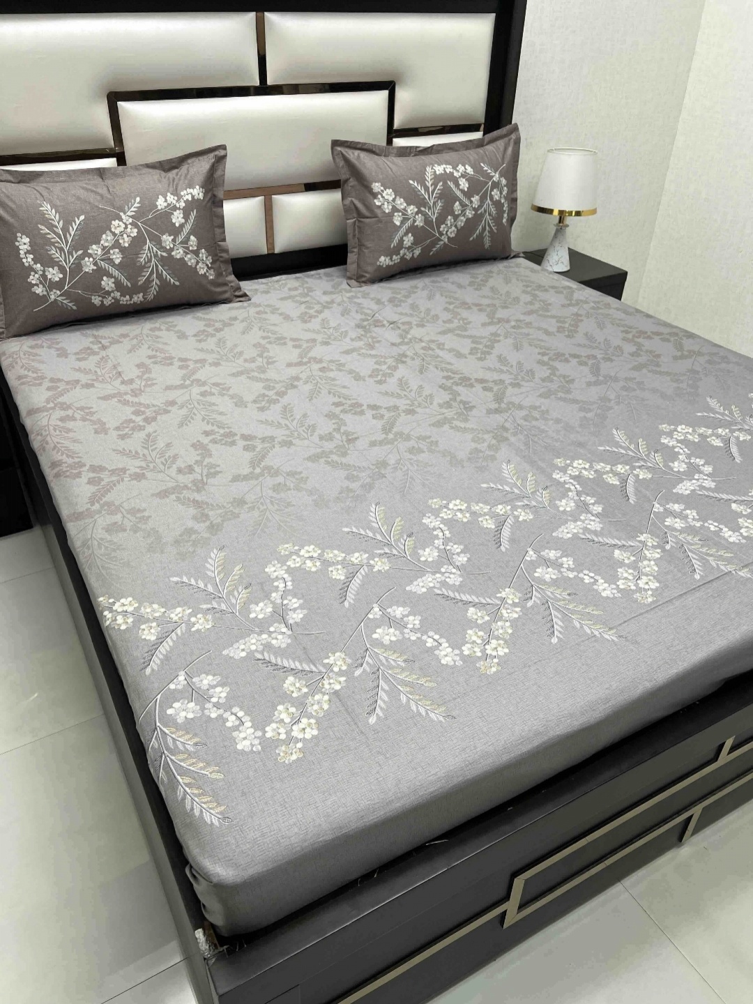

Pure Decor Brown & White Floral 600 TC King Bedsheet with 2 Pillow Covers
