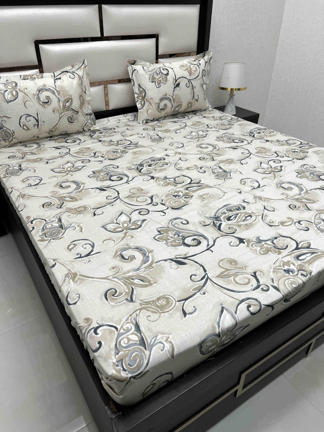 

Pure Decor Royal Velar Grey Floral Cotton 380 TC King Bedsheet Set 2.73 m x 2.76 m