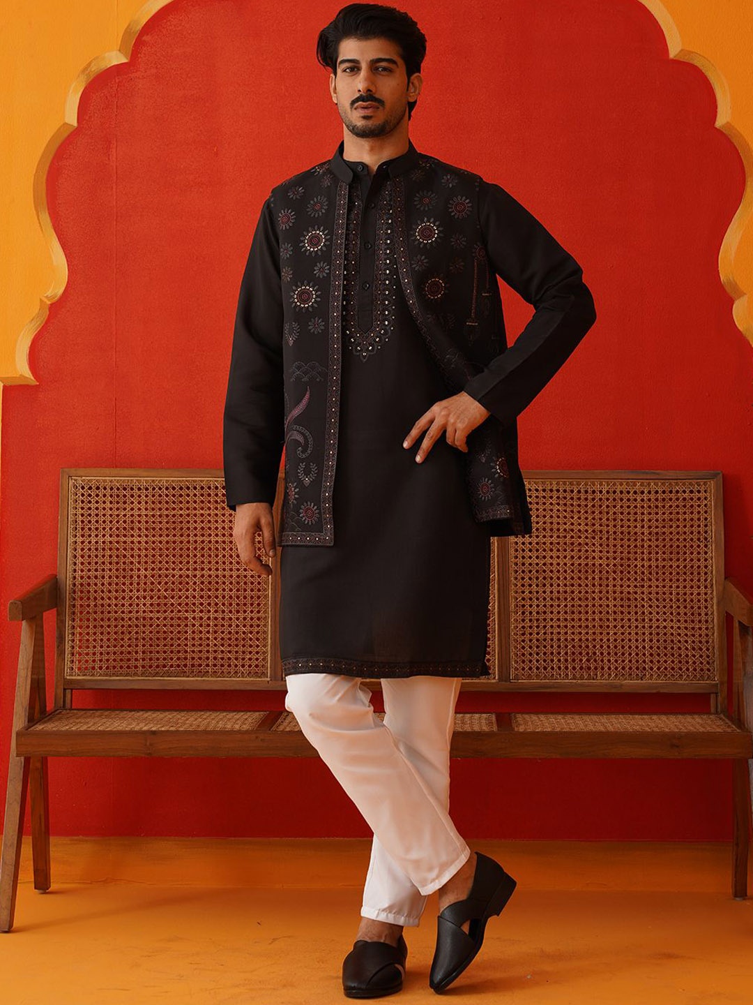 

Jompers Floral Embroidered Chikankari Kurta With Pyjamas & Waistcoat, Black