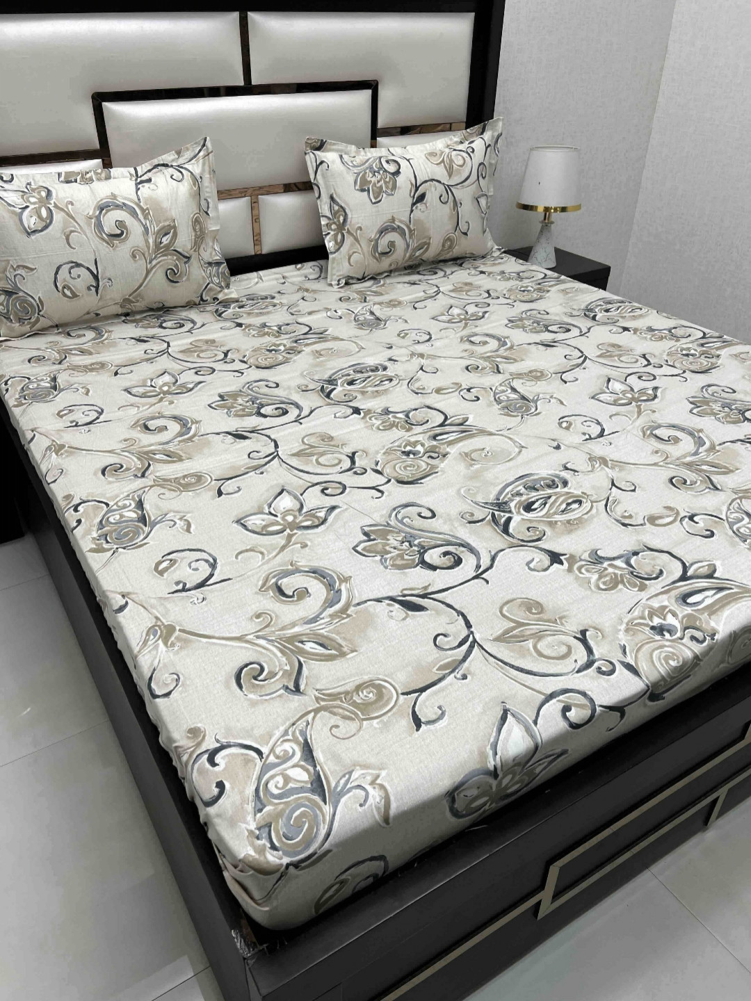 

Pure Decor Royal Velar Beige Ethnic Motifs Cotton 350 TC King Bedsheet Set 2.72 m x 2.77 m