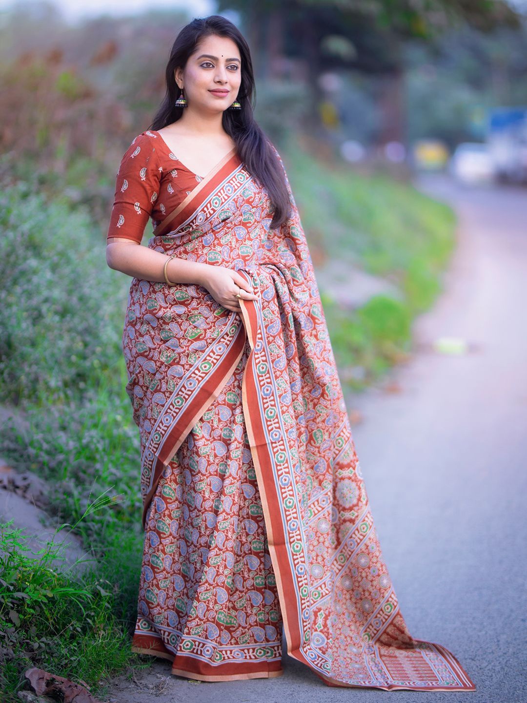 

Mitera Paisley Saree, Brown