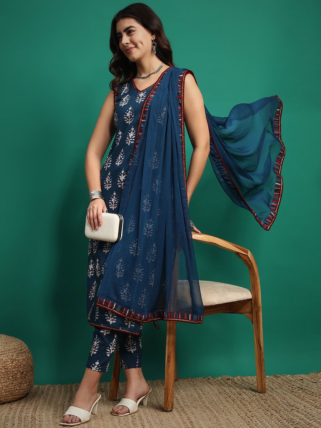 

IkDaiya Floral Printed Pure Cotton Kurta With Trousers & Dupatta, Blue