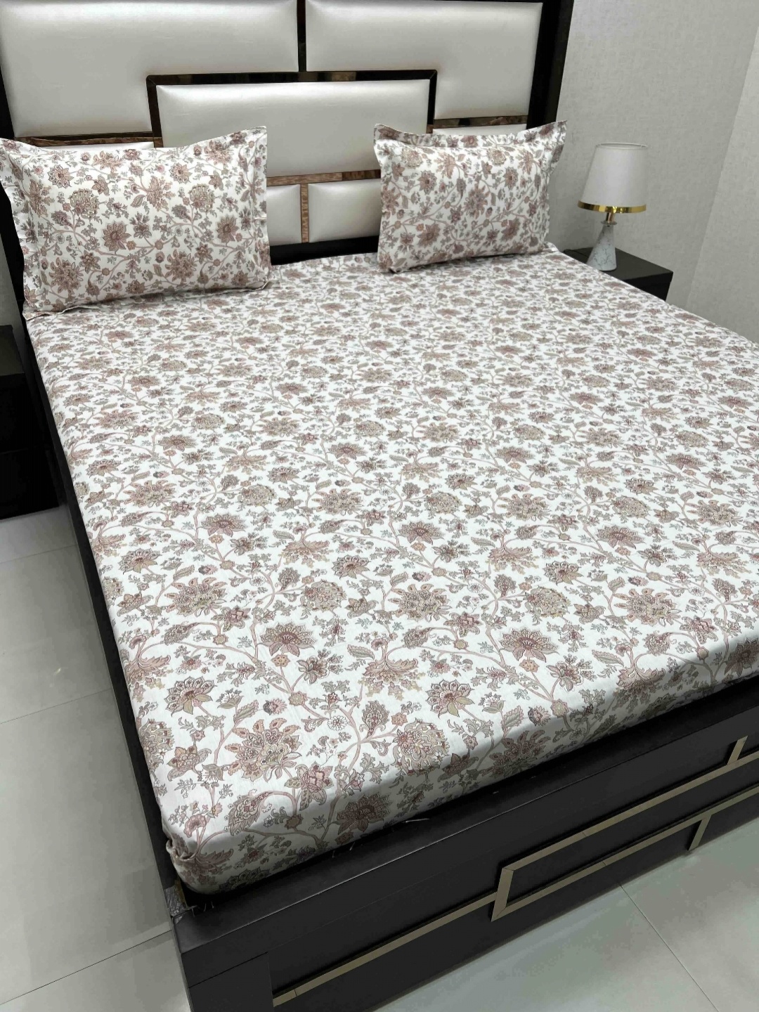 

Pure Decor Brown & White Floral King Bedsheet with 2 Pillow Covers
