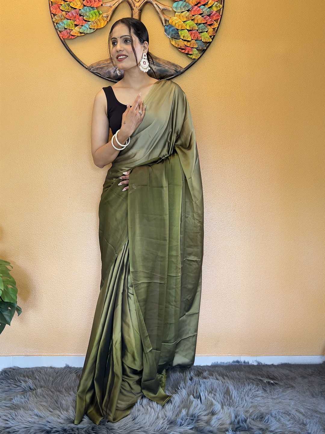 

HERE&NOW Poly Georgette Ready to Wear Saree, Green
