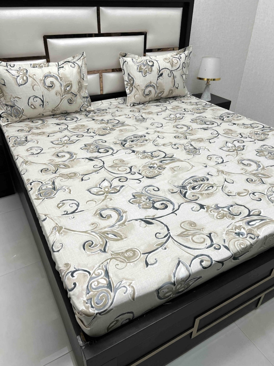 

Pure Decor Beige & Navy Blue Ethnic Motifs 300 TC King Bedsheet with 2 Pillow Covers