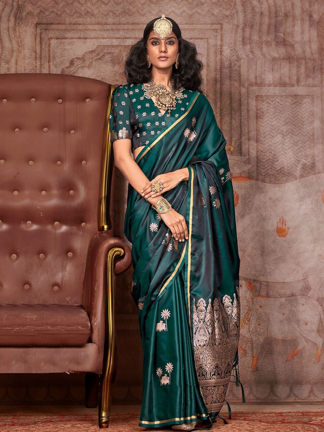 

Ishin Woven Design Zari Satin Saree, Green