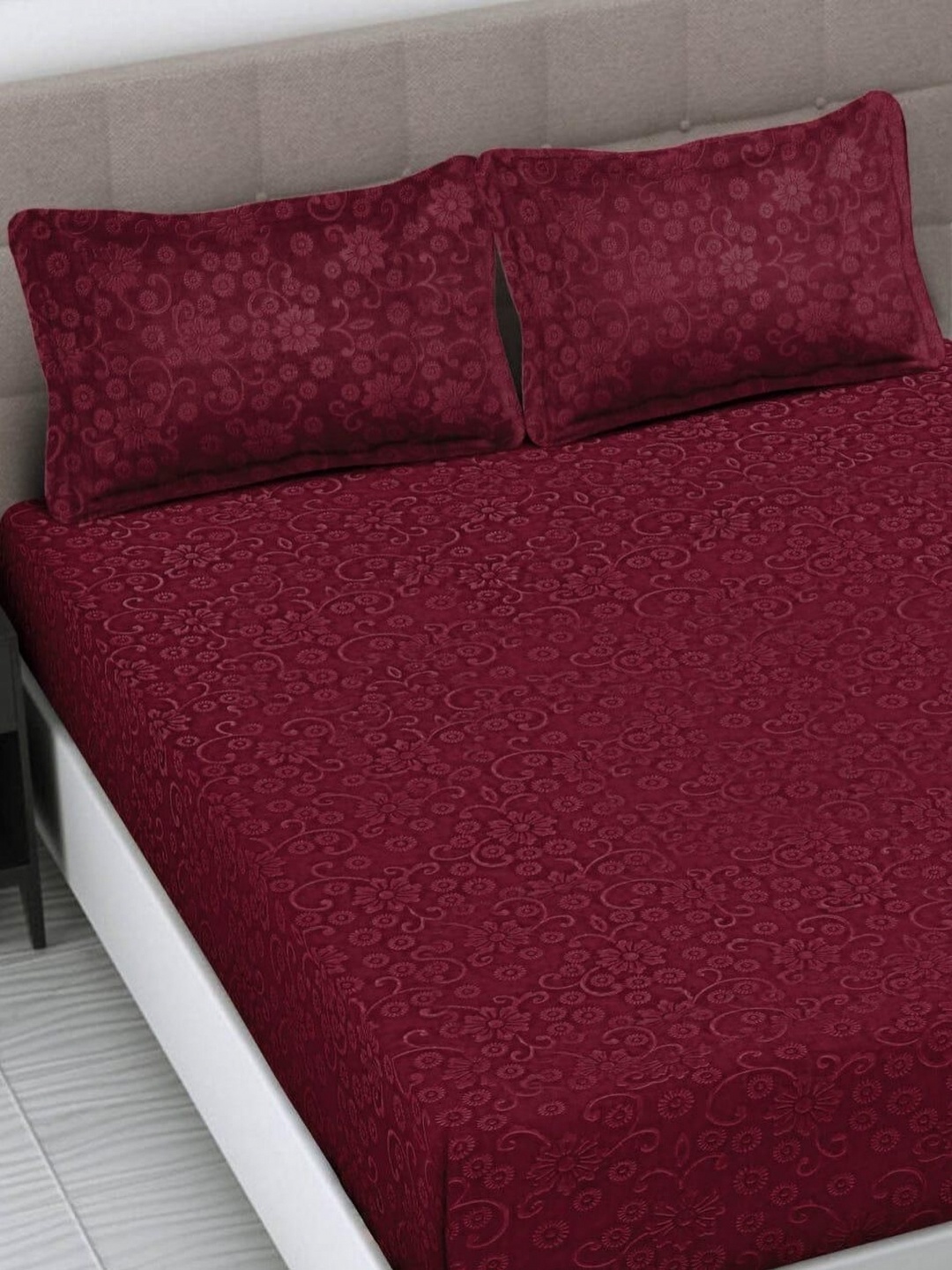 

INDHOME LIFE Maroon Floral 220 TC King Bedsheet with 2 Pillow Covers