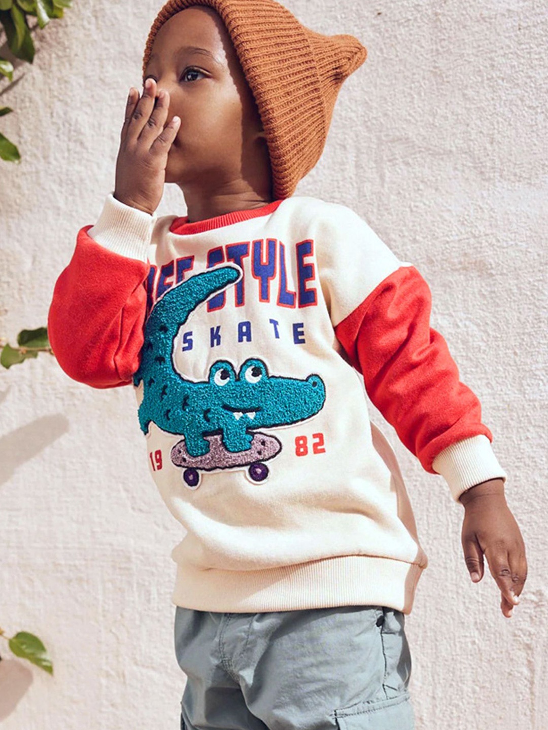 

LULU & SKY Boys Printed Sweatshirt, Beige