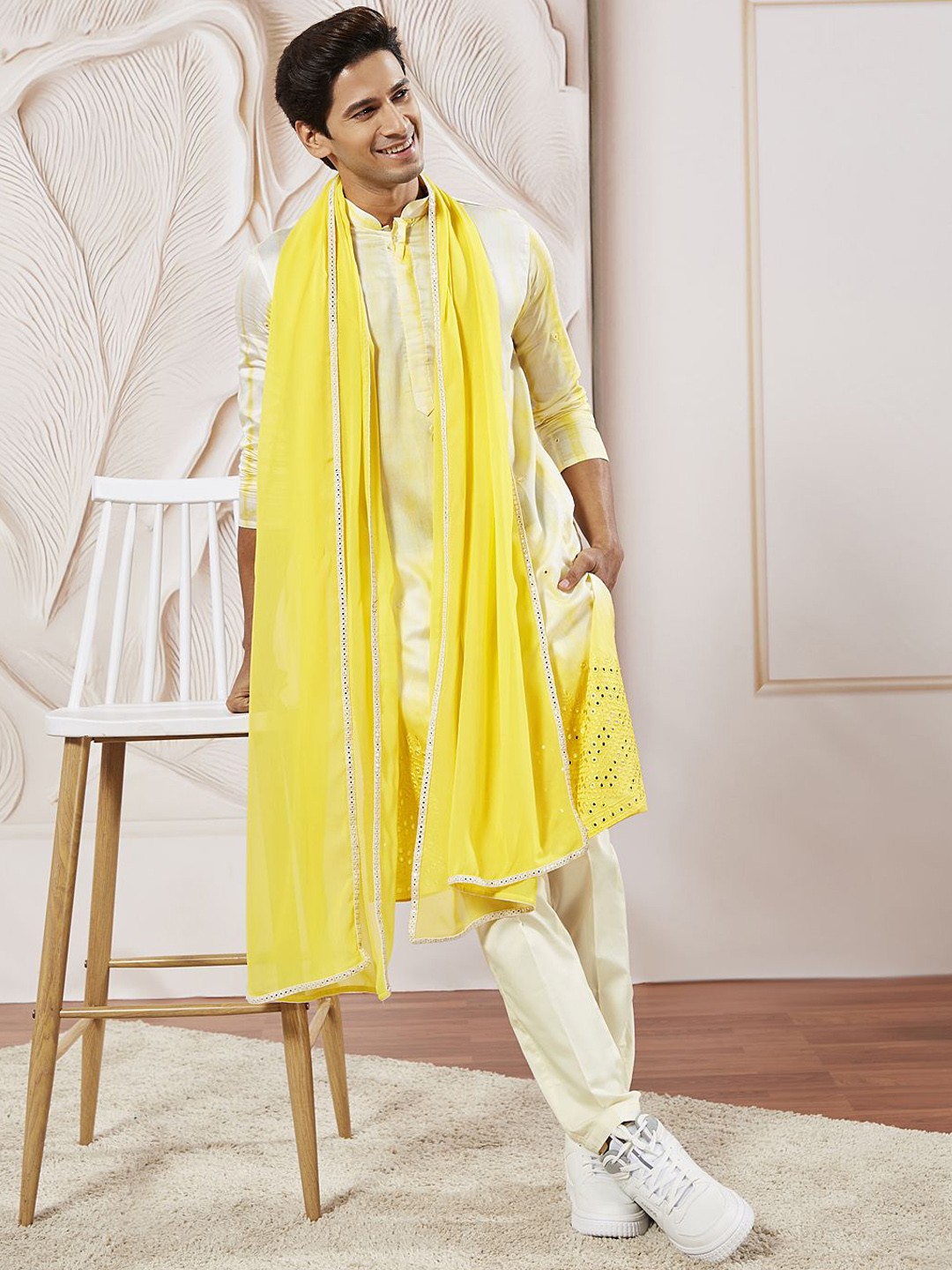 

VASTRAMAY Men Ombre Embroidered Regular Mirror Work Kurta with Trousers & With Dupatta, Yellow