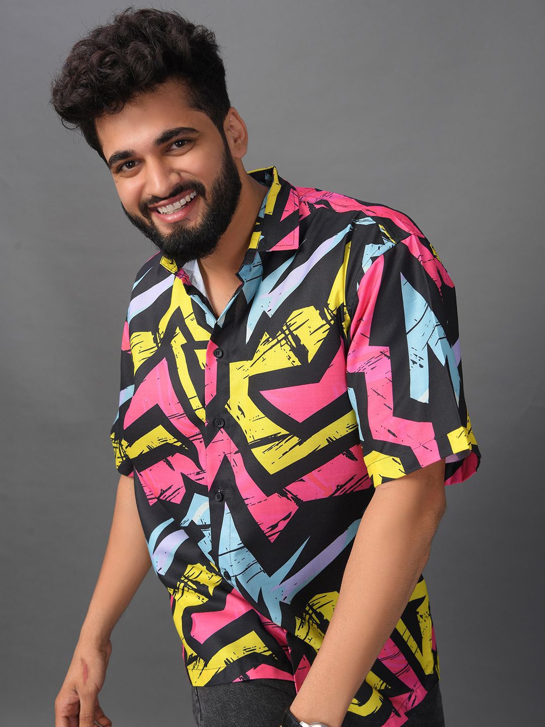 

BOWLIFESTYLE Men Classic Fit Spread Collar Abstract Printed Cotton Casual Shirt, Pink