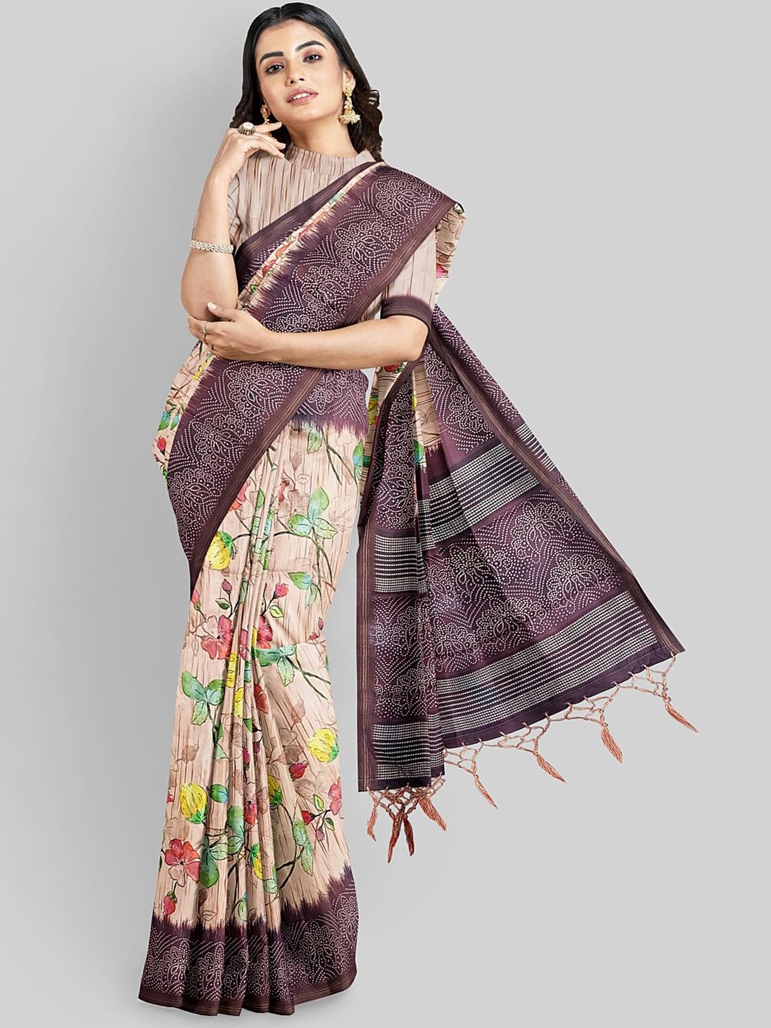 

Avyay Creation Floral Tussar Saree, Beige