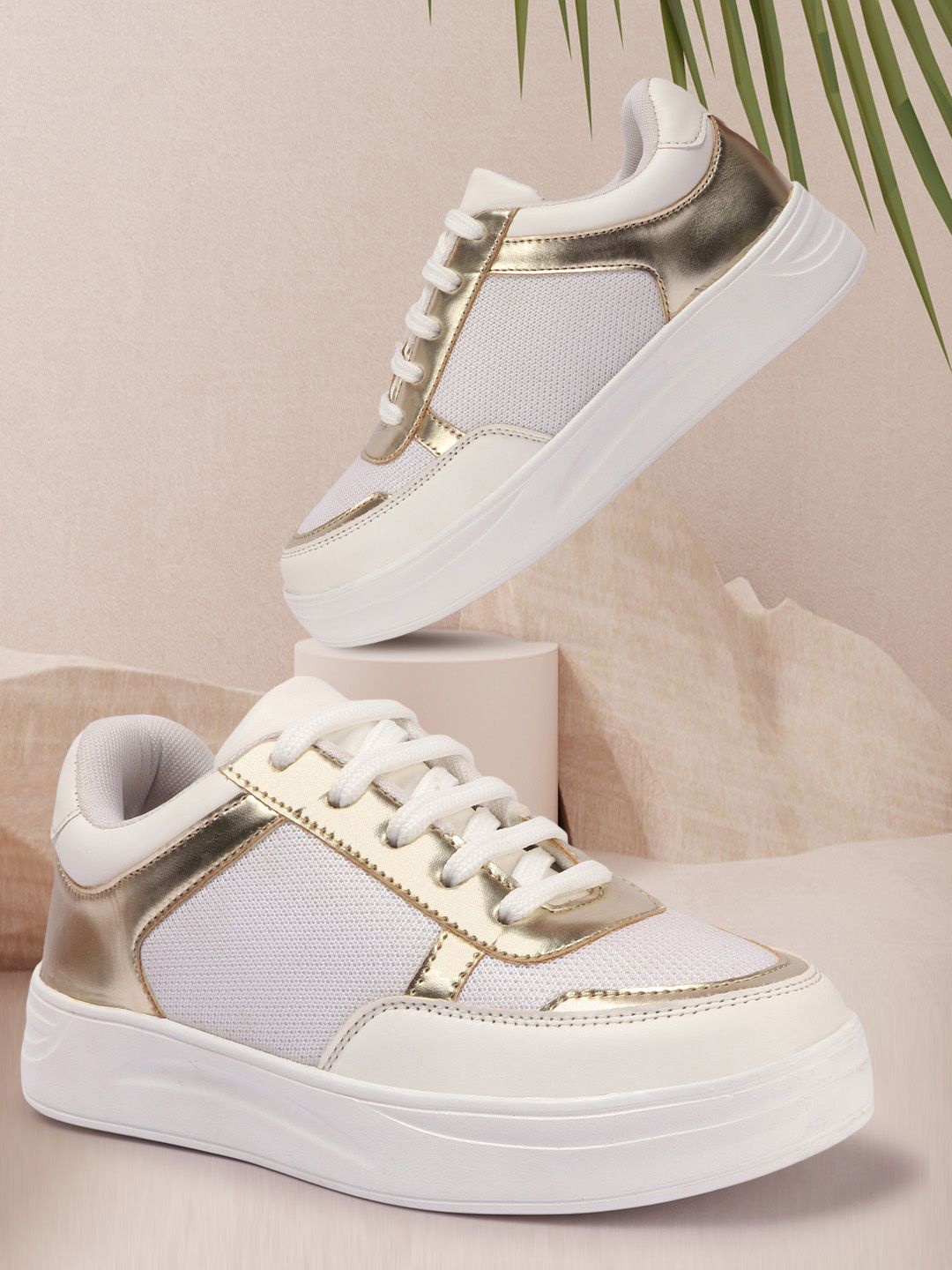 

VENDOZ Women Sneakers, White
