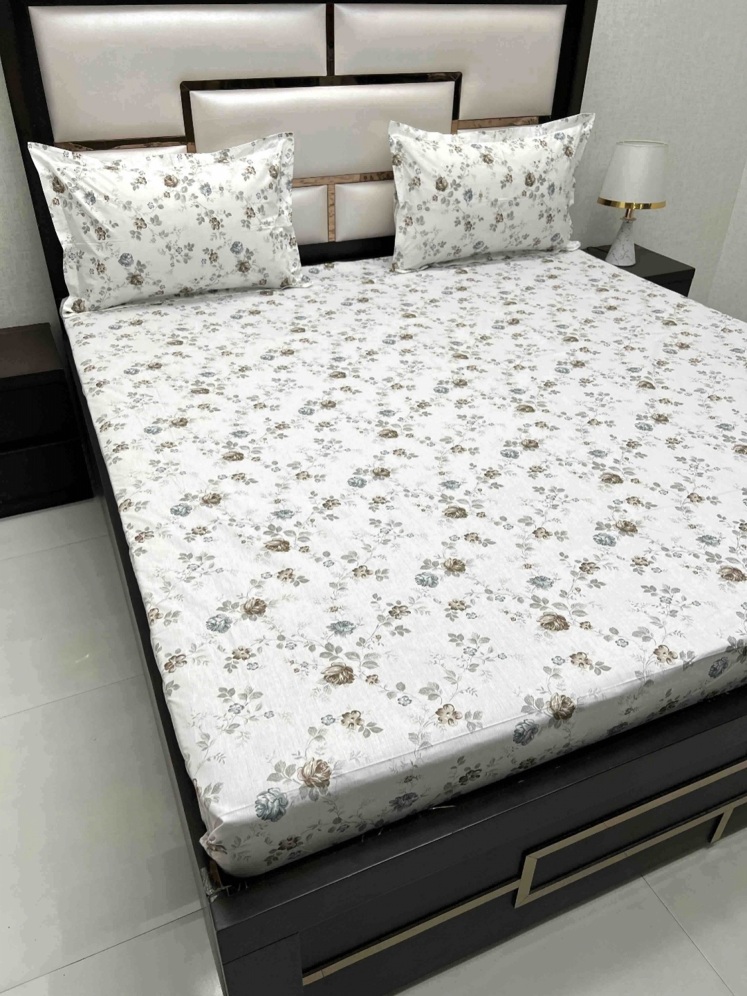 

Pure Decor Cotton King Size Double Bed Bedsheet With 2 Pillow Covers 108 in X 108 in, White