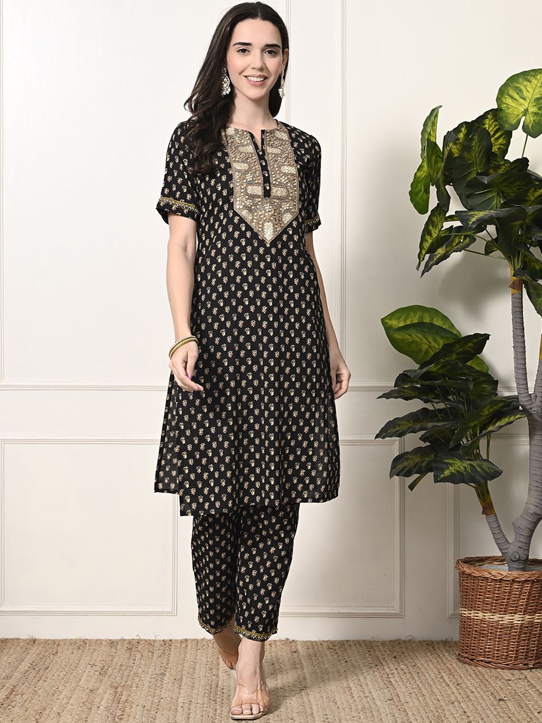 

Myshka Women Ethnic Motifs Embroidered Regular Sequinned Pure Cotton Kurta with Trousers, Black