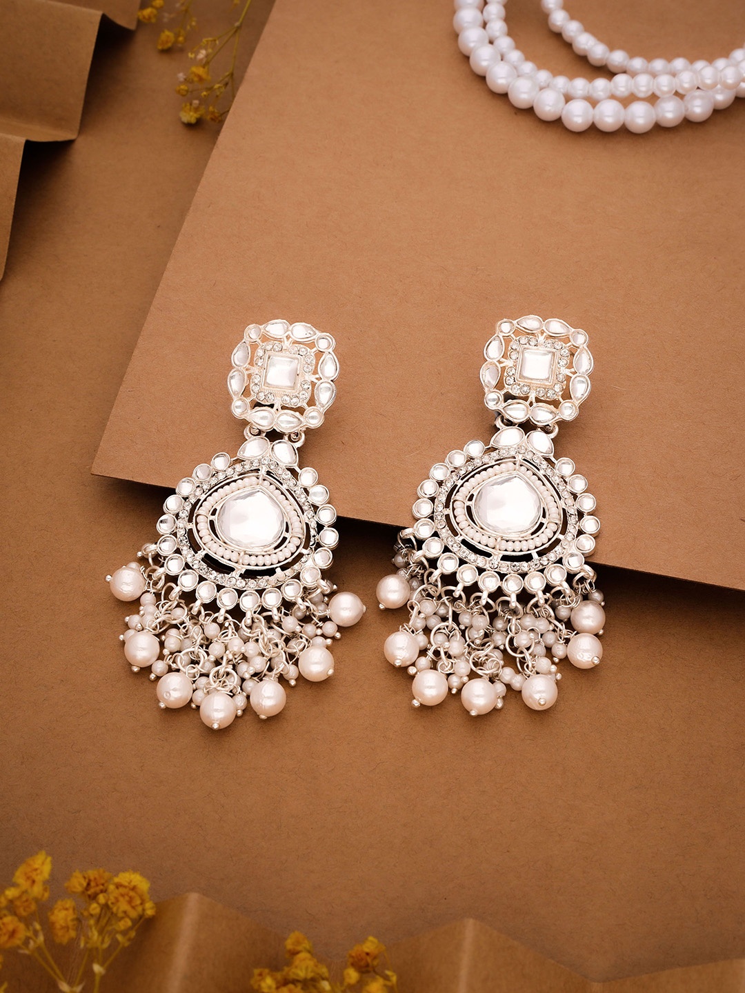 

VEDDA Classic Drop Earrings, White