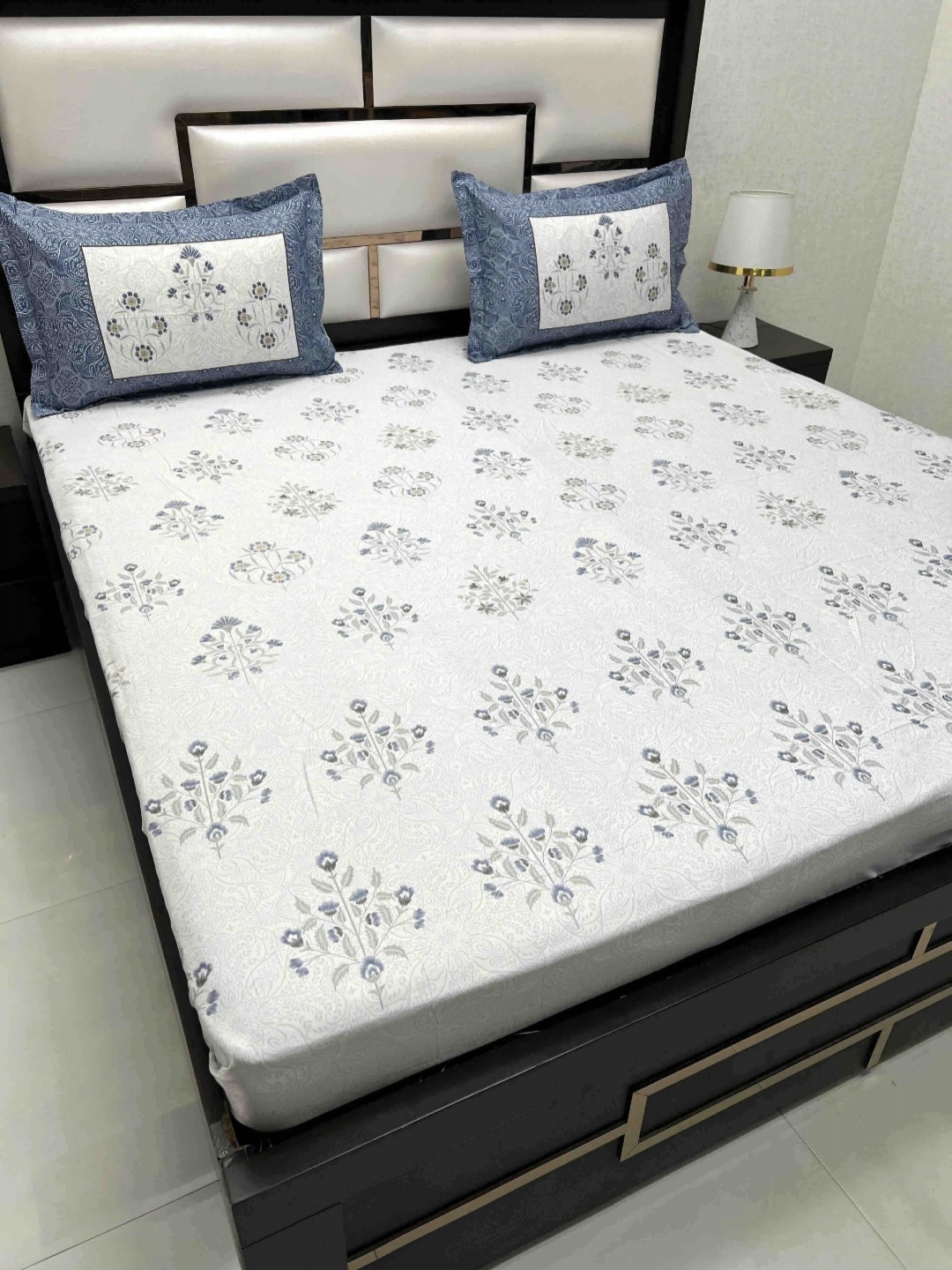 

Pure Decor Blue & White Floral 300 TC King Bedsheet with 2 Pillow Covers