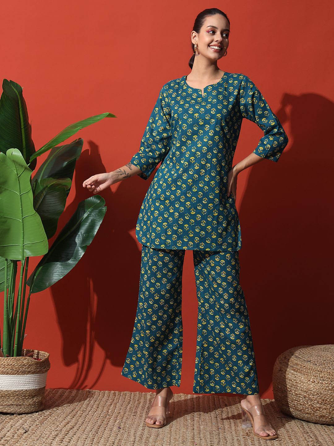 

Vastralay Printed Pure Cotton Tunic With Trouser Co-Ords, Green