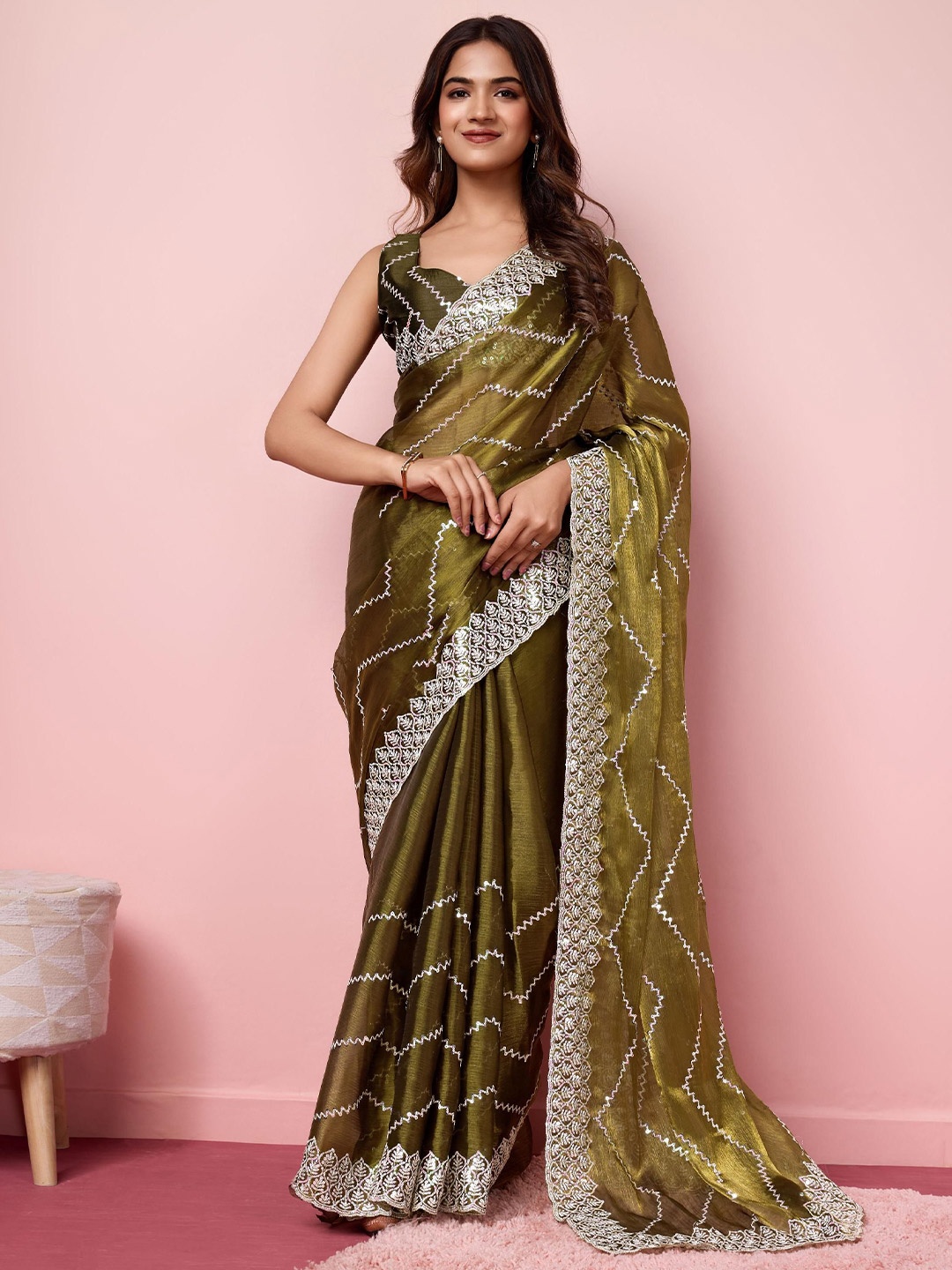 

HERE&NOW Floral Embroidered Sequinned Saree, Green