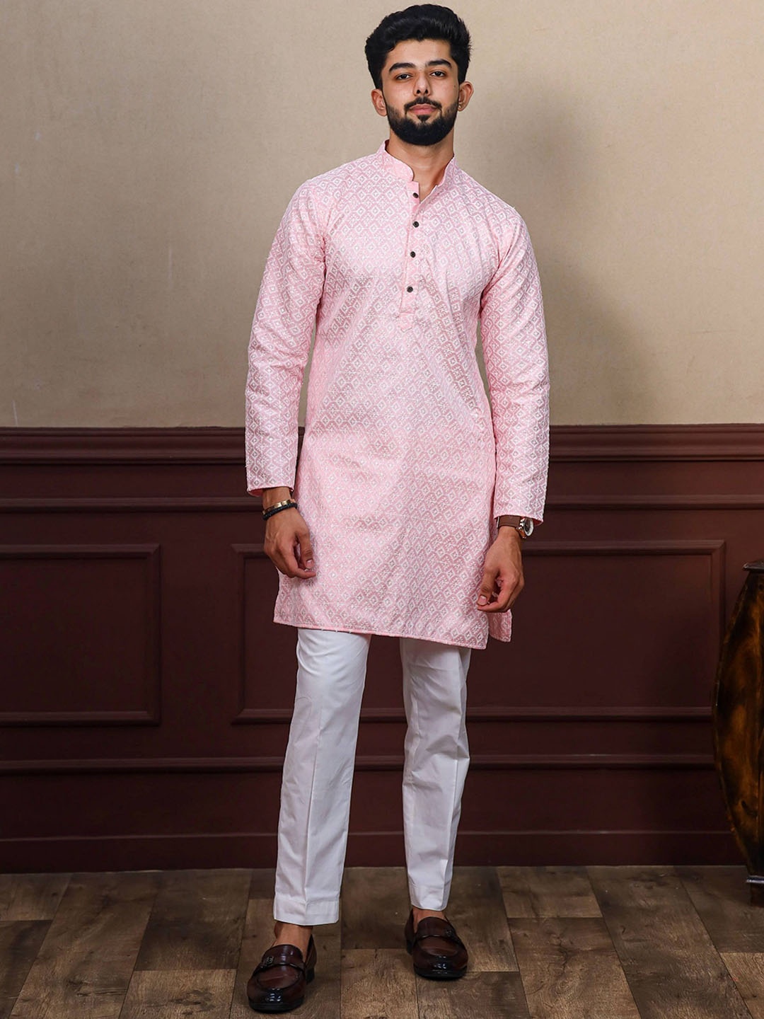 

Koshin Men Sequinned Jacquard Kurta, Pink