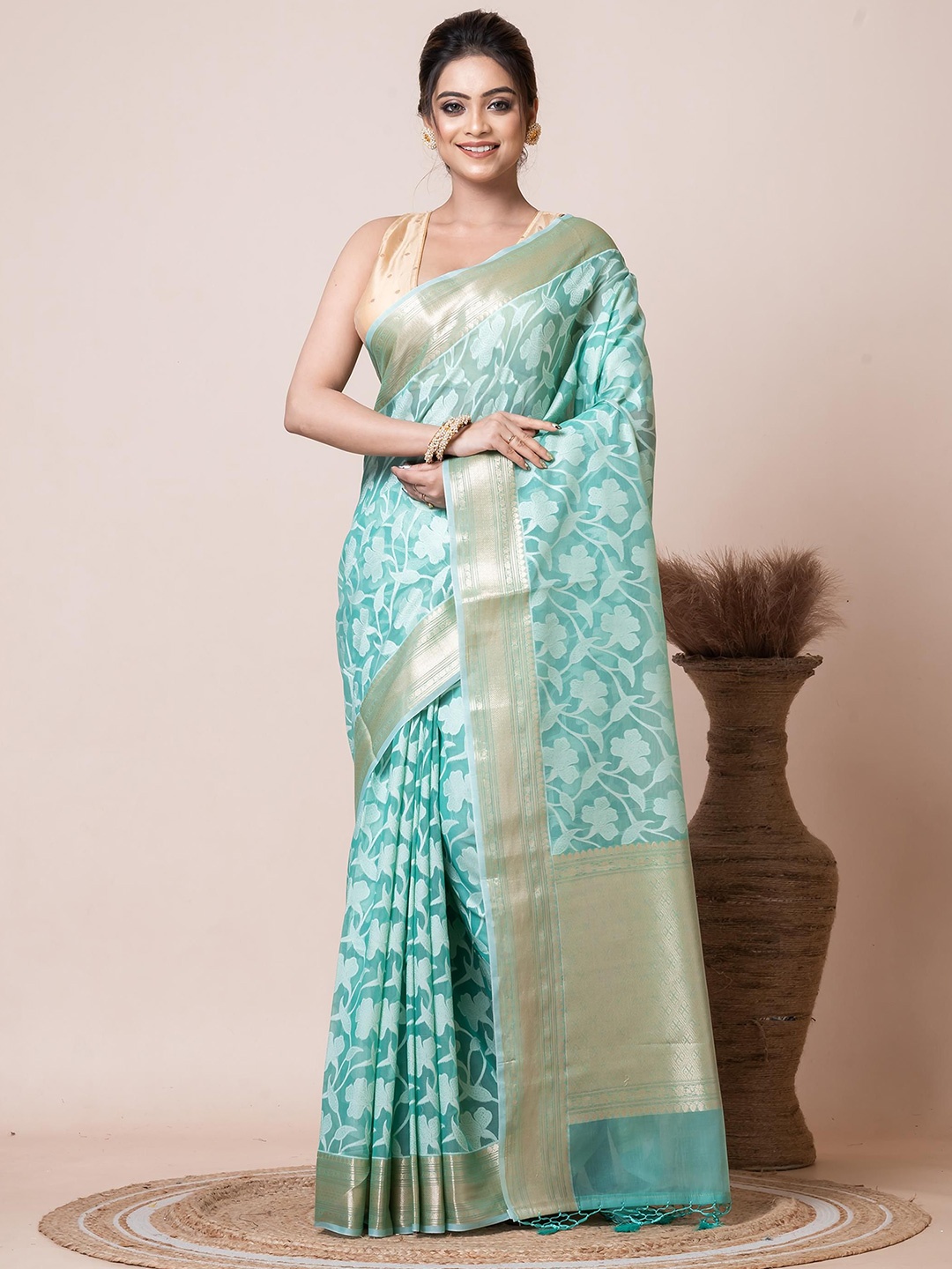 

VIBHAVARI Woven Design Zari Silk Cotton Chanderi Saree with zari border, Green