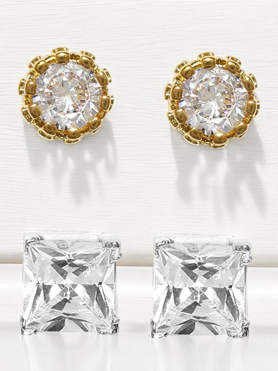 

OOMPH Contemporary Studs Earrings, Silver