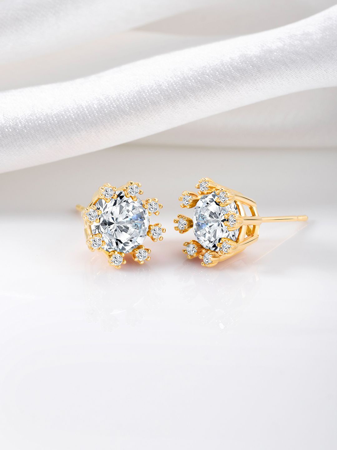 

Peora Contemporary Studs Earrings, Gold
