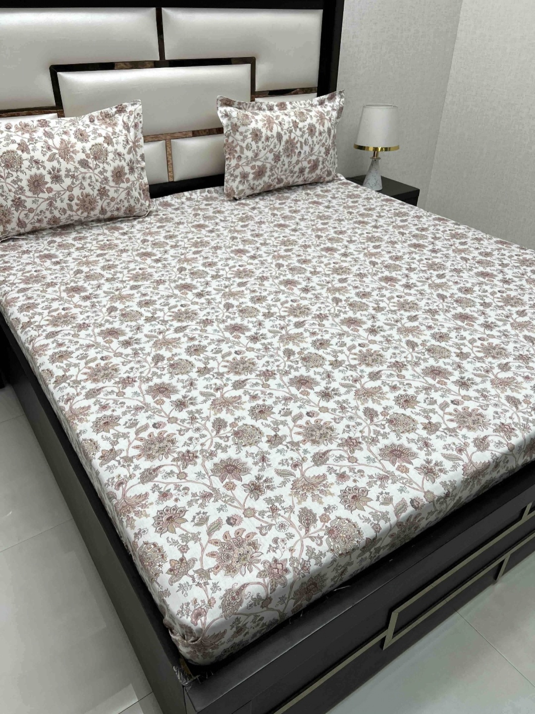 

Pure Decor Villa Brown Floral Printed Pure Cotton 400 TC King Bedsheet Set 2.73 m x 2.75 m