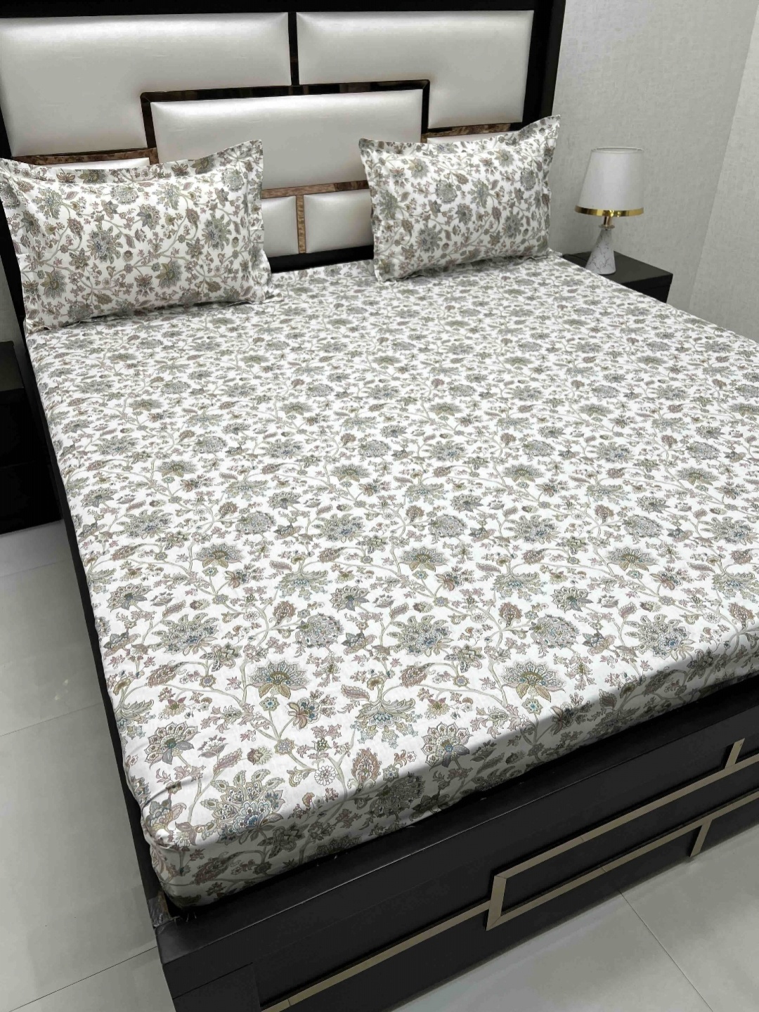 

Pure Decor White & Brown Floral King Bedsheet with 2 Pillow Covers