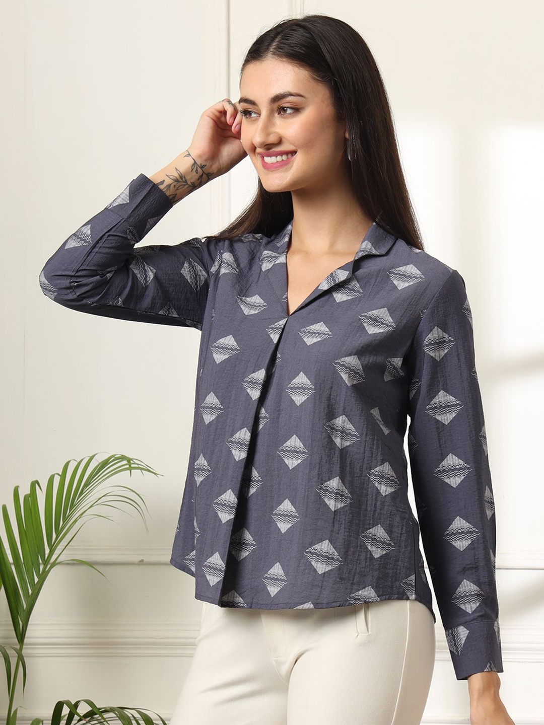 

FITHUB Geometric Print Cotton Shirt Style Top, Navy blue