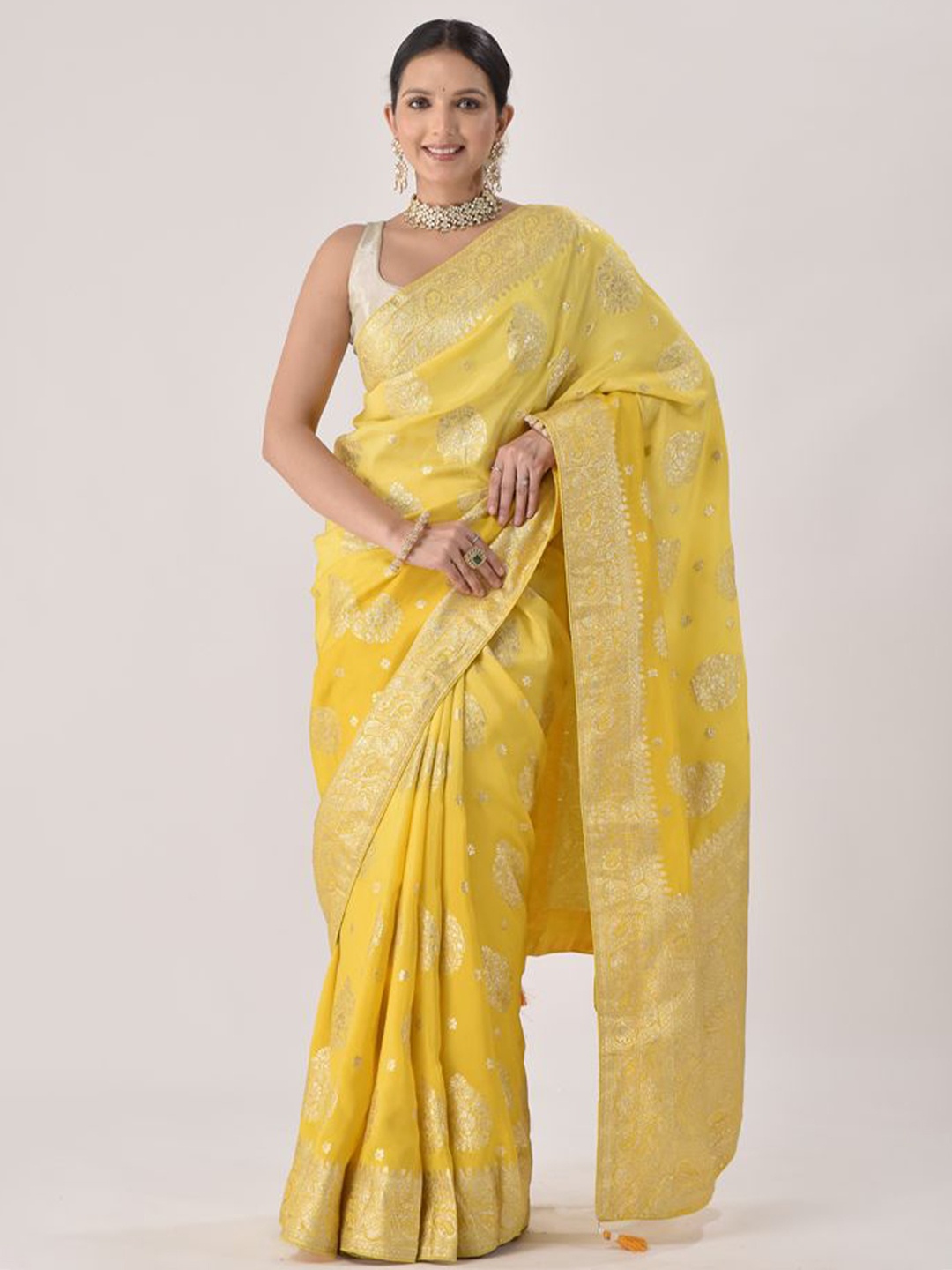 

sutra attire Woven Design Zari Silk Blend Banarasi Saree, Yellow