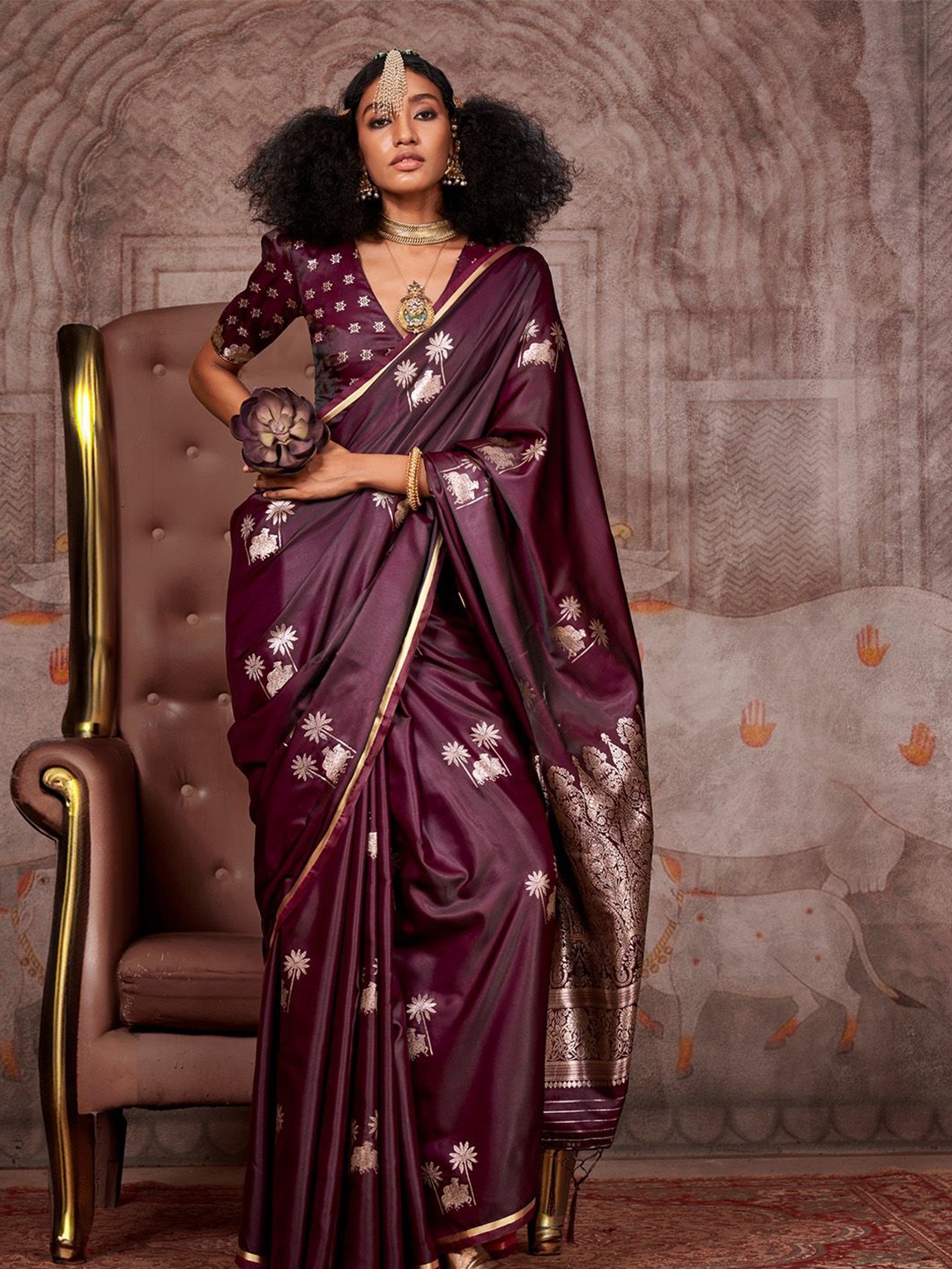 

Ishin Woven Design Zari Satin Saree, Maroon