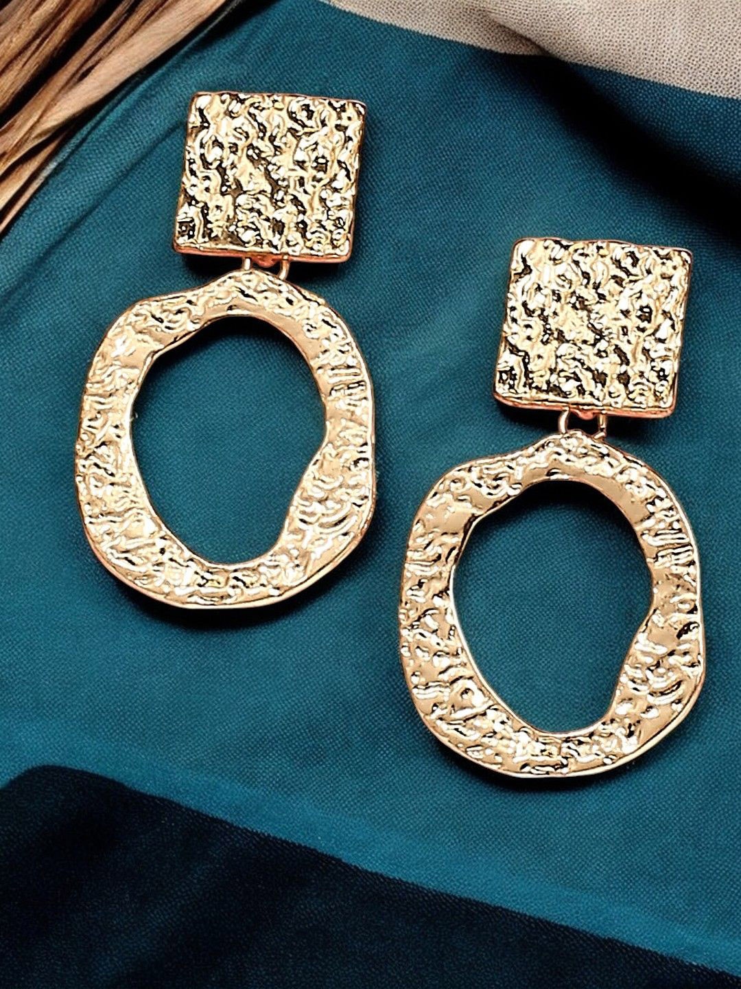 

OOMPH Square Drop Earrings, Gold