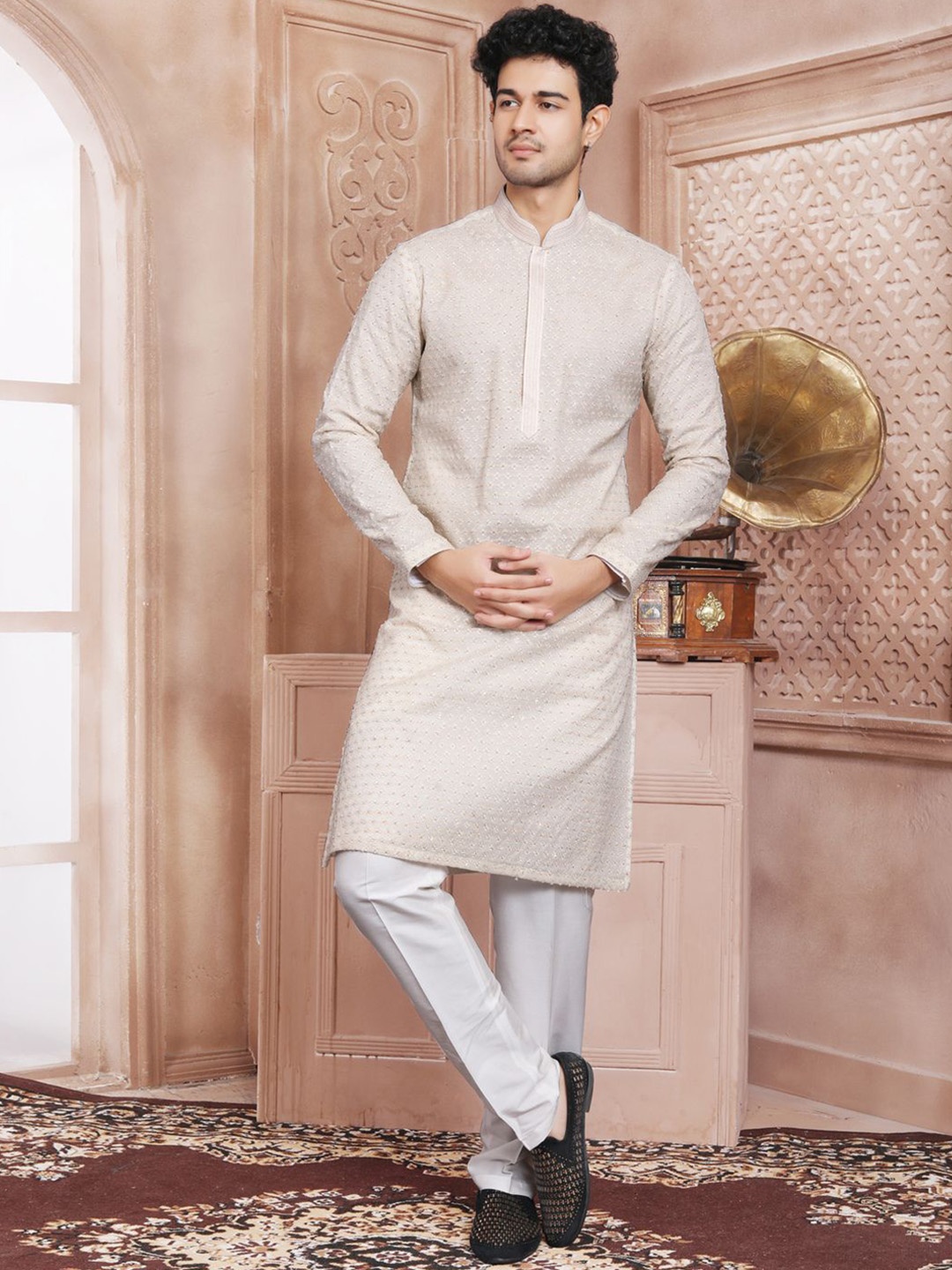 

EVASTRO Floral Embroidered Mandarin Collar Pure Cotton Straight Kurta With Trouser, Cream