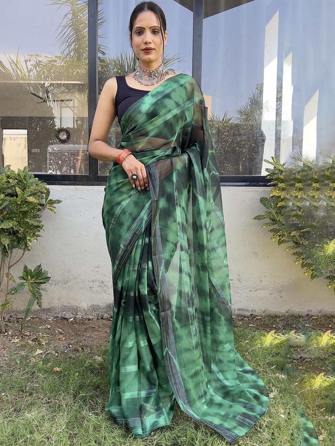 

KAYOMMI Tie and Dye Pure Georgette Ready to Wear Saree, Green