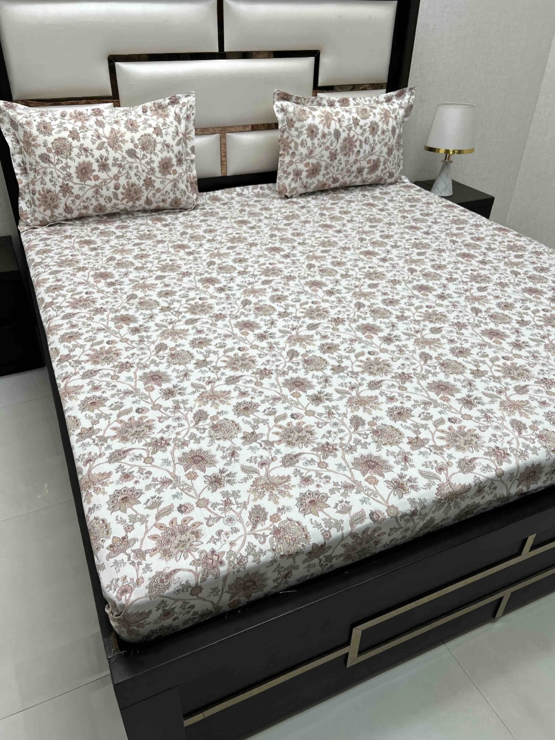 

Pure Decor Brown & White Floral King Bedsheet with 2 Pillow Covers