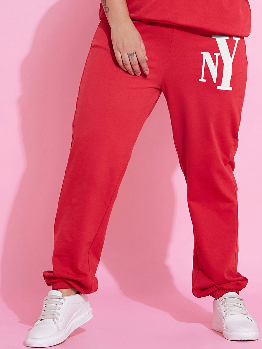 

SASSAFRAS Curve Women Mid-Rise Joggers, Red
