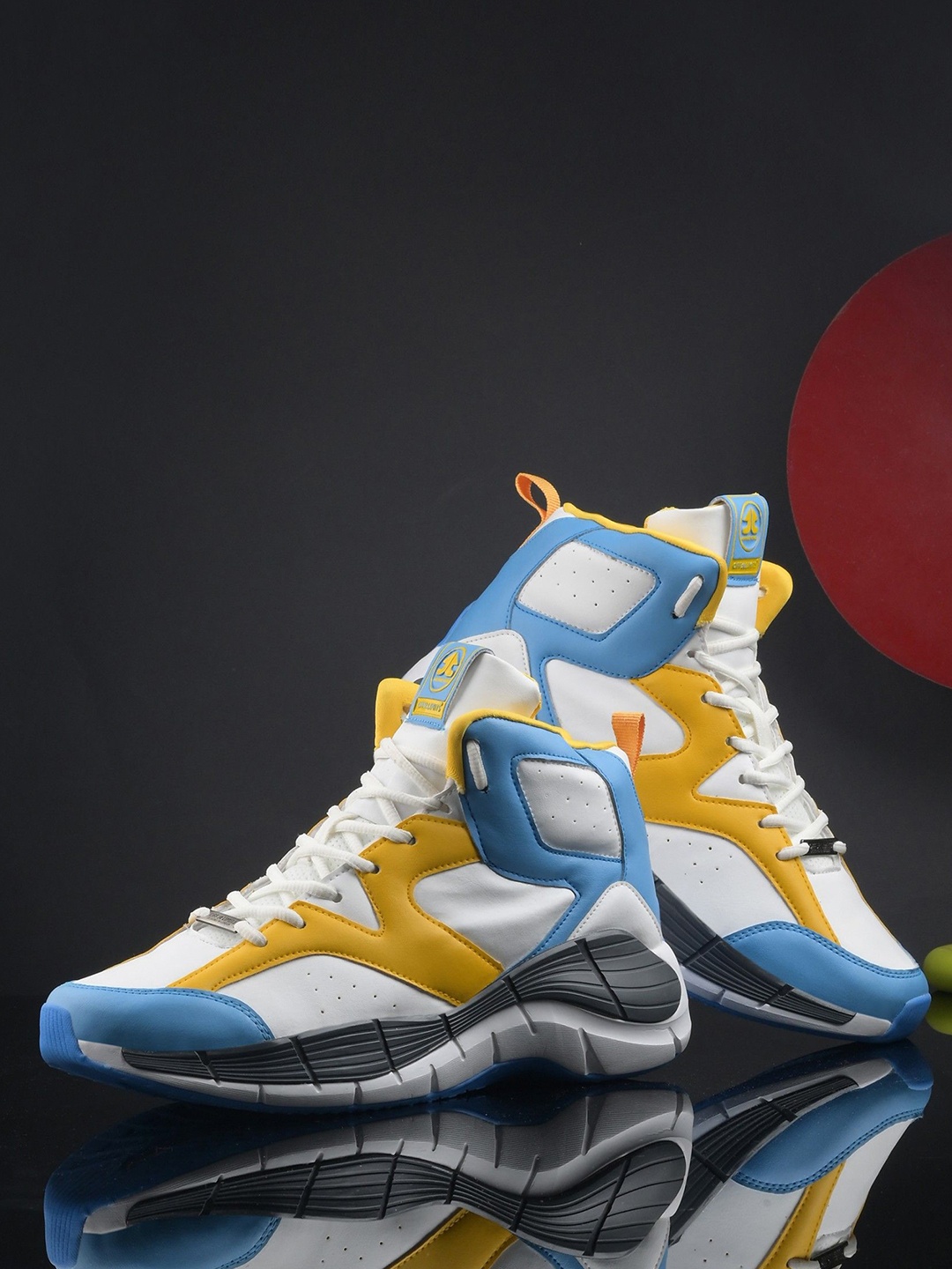 

OFF LIMITS Men Basketball Non-Marking Shoes, Off white