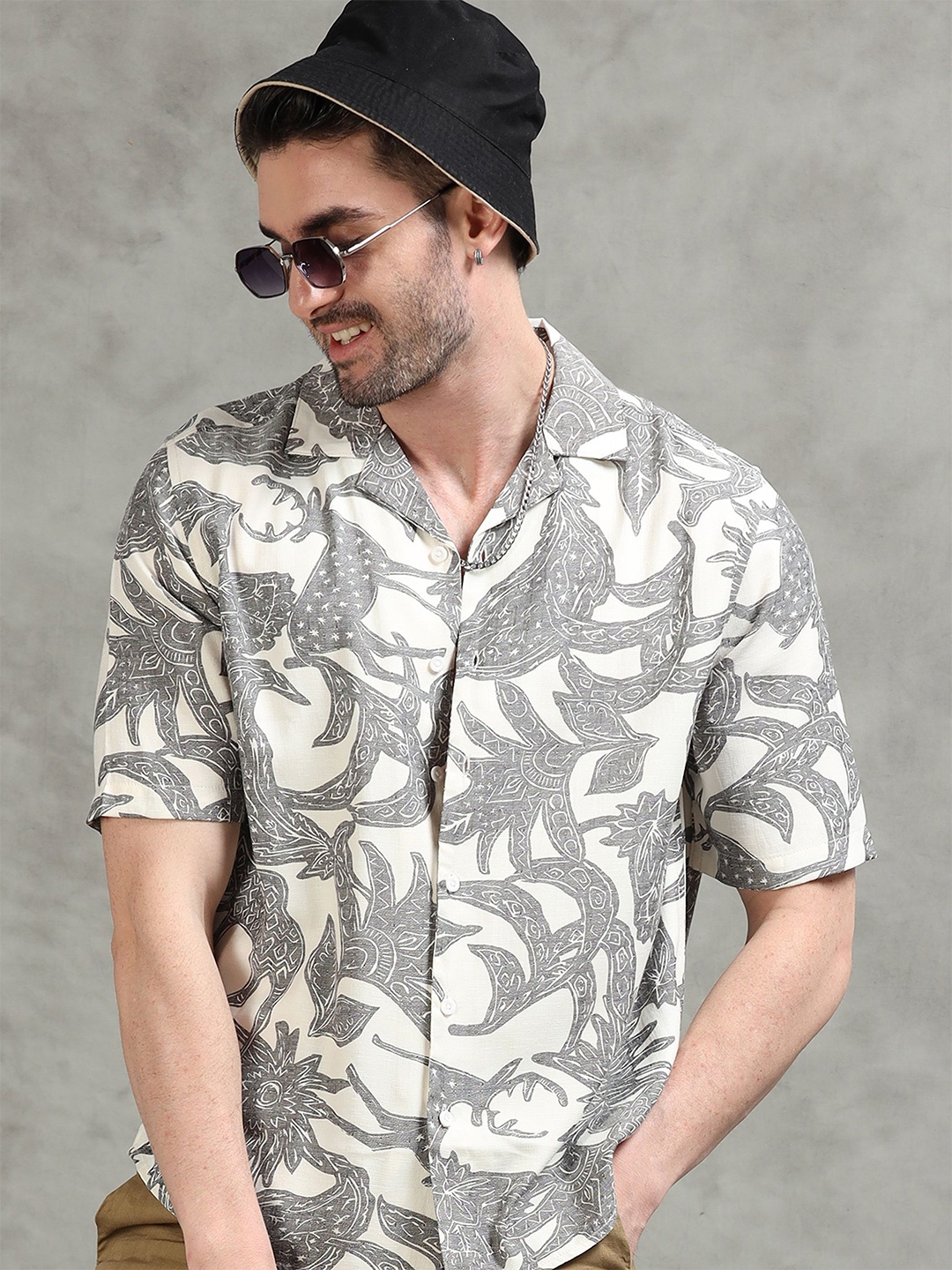 

StitchX Men Relaxed Fit Half Sleeve Faded Printed Cuban Collar Casual Shirt, Beige