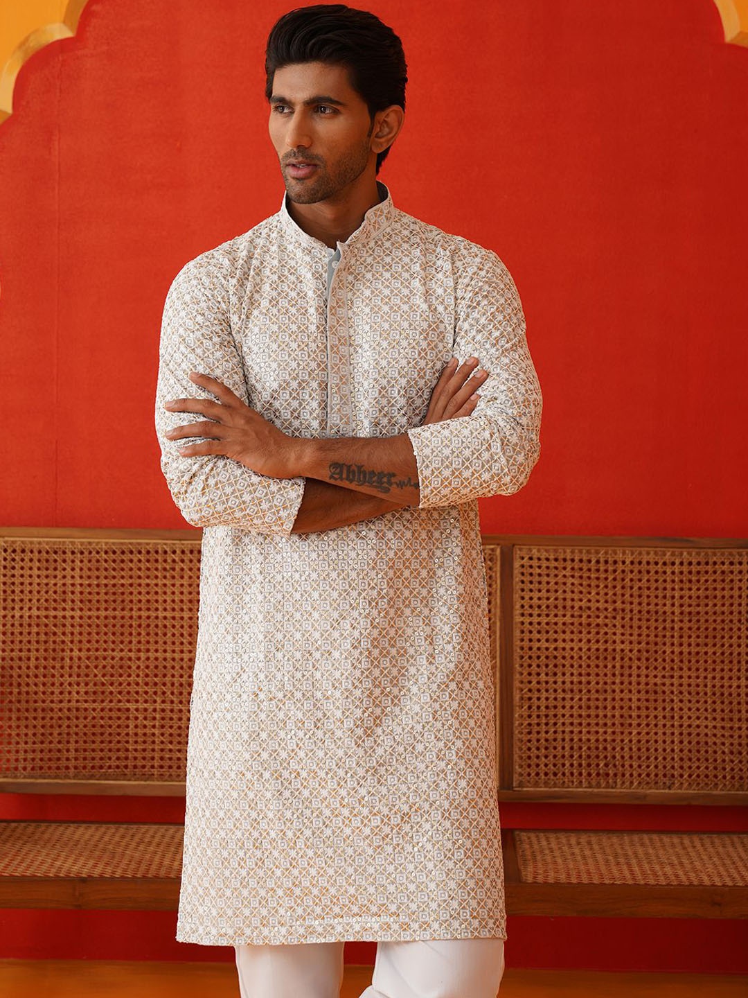 

Jompers Men Geometric Embroidered Sequinned Kurta, Grey
