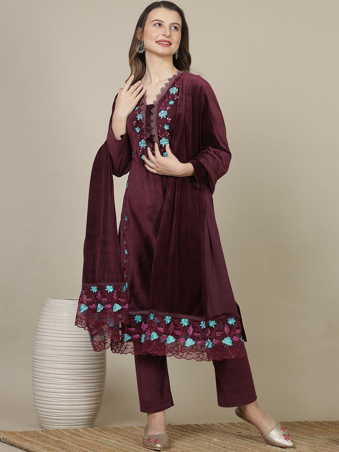 

KALINI Women Ethnic Motifs Embroidered Regular Mirror Work Pure Wool Kurta with Trousers & With Dupatta, Metallic