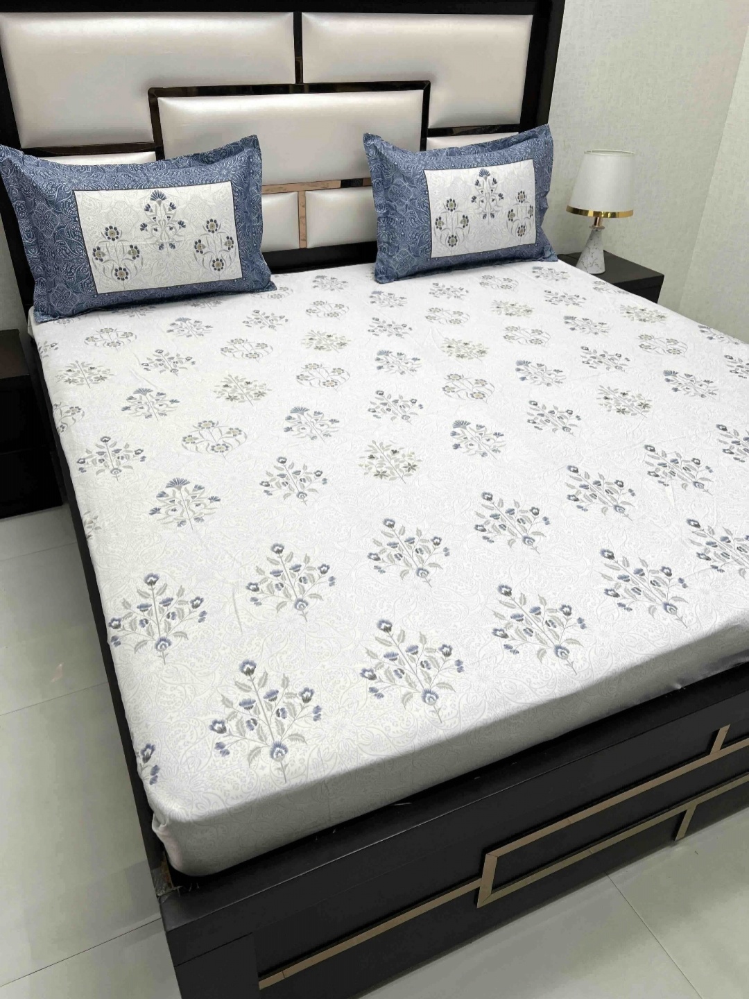 

Pure Decor White & Blue Floral 260 TC King Bedsheet with 2 Pillow Covers