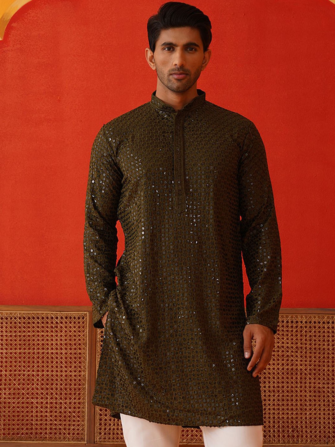 

Jompers Men Geometric Embroidered Sequinned Kurta, Olive