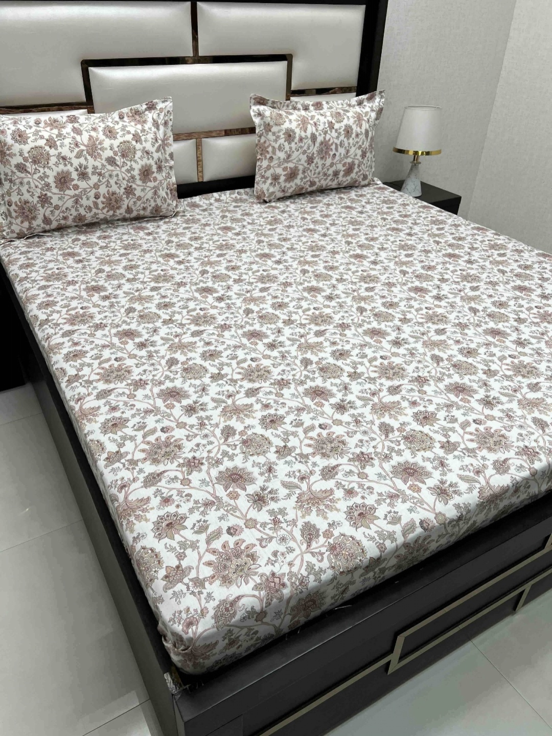 

Pure Decor Brown Floral Printed 350 TC Pure Cotton King Bedsheet Set 2.72 m x 2.77 m