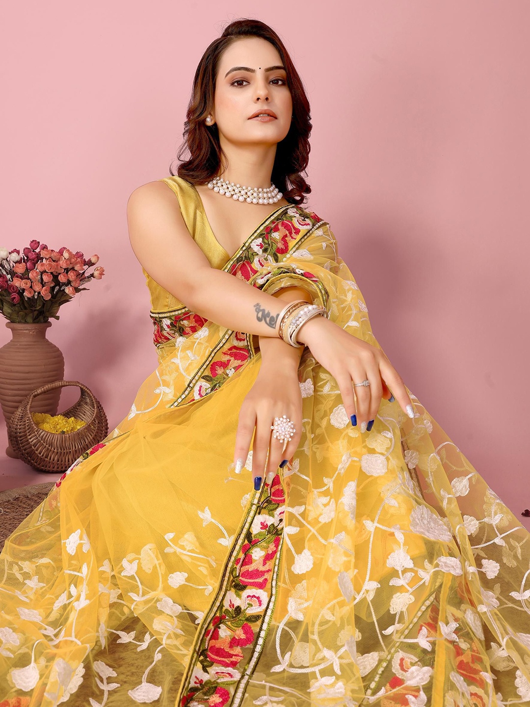 

HERE&NOW Floral Embroidered Saree, Yellow