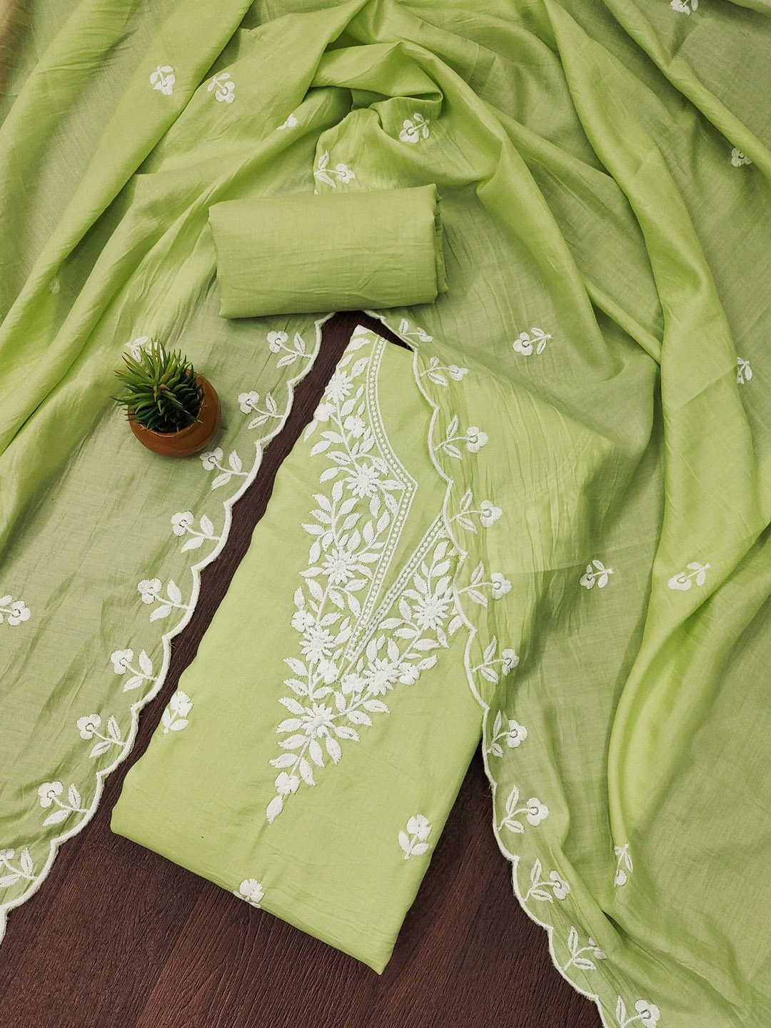 

mimi design Unstitched Dress Material, Green