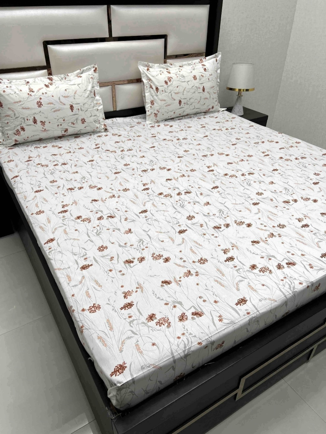 

Pure Decor White Floral Printed 400 TC Pure Cotton King Bedsheet Set 2.73 m x 2.76 m