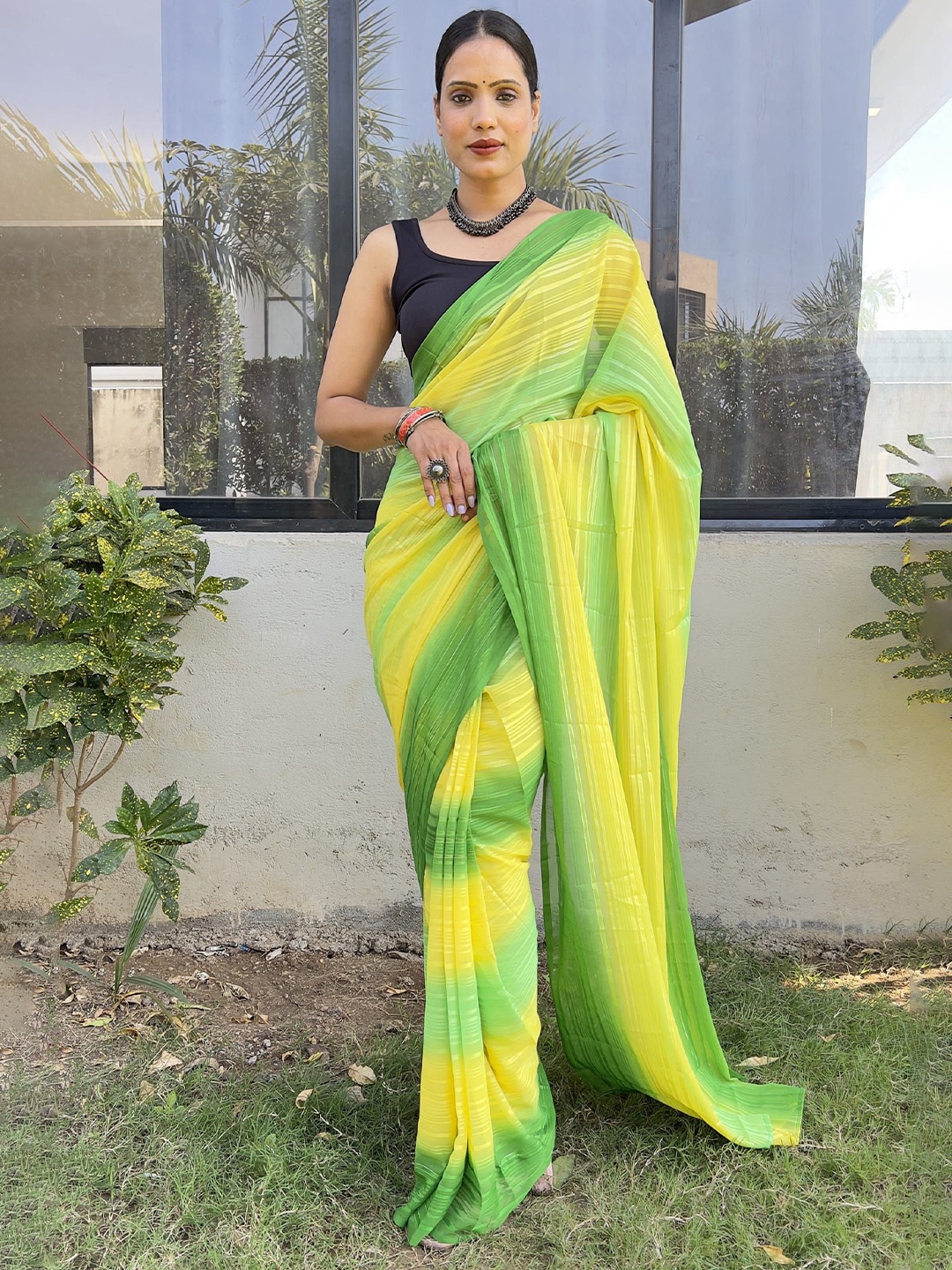 

KAYOMMI Colourblocked Pure Chiffon Ready to Wear Saree, Yellow